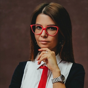 Многие сейчас действительно задумываются — куда же поехать на отдых, ведь из-за политической ситуации в мире многие направления оказались закрыты или ограничены. Поэтому на сегодняшний день зачастую выбирают проверенные маршруты, которые позволяют приятно провести время и при этом не столкнуться с проблемами на границе, задержками или нежелательными сложностями в чужой стране.