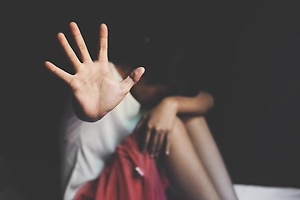 40 летняя учительница 22 раза изнасиловала подростка в собственной машине