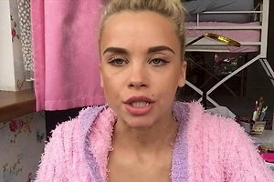 Ставшей бомжом в Таиланде стриптизёрше из «Дома-2» с когтями Росомахи выдали справку о недееспособности