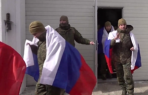 «Жив, здоров»: Первые слова бойца после освобождения из плена растрогали до слёз
