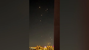 В Катаре туристка сняла на видео, как ПВО 24 раза выстрелила по ракетам Ирана