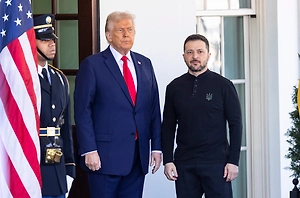 Мирошник: Зеленский готов «наряжаться в юбку и танцевать» ради внимания Трампа