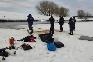 Водолазы и дроны: Появилось первое видео с места поисков троих пропавших в Звенигороде детей