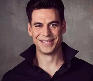 Для меня образ женщины-шахтёра тех лет — почти как образ святой Ксении Петербургской. Женщины, которые по своей природе созданы быть нежными, буквально “цветками”, становились примером мужества, мощи и силы. Женщины приносили в жертву себя и свою жизнь, исполняя долг перед Родиной и перед любимыми. Им удалось устанавливать рекордные показатели и показать, что это совсем не “слабый пол”. Это невероятно тяжёлый физический труд