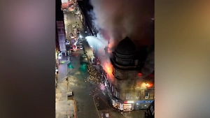 В Глазго обрушился купол исторического здания из-за пожара в магазине вейпов