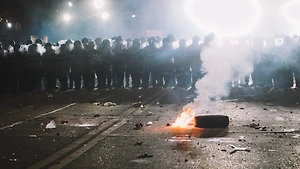 Акция против войны с Ираном переросла в поджоги и стычки с полицией в Нью-Йорке