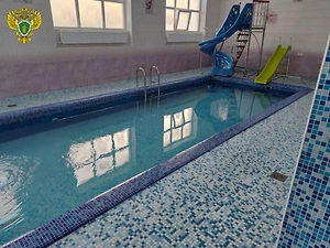 Девять детей и четверо взрослых отравились хлором в бассейне в Стерлитамаке