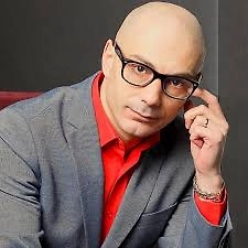 Вы знаете, у нас сегодня очень мало говорят о том, за счёт чего добивались победы в Великой Отечественной войне. Ведь это был колоссальный труд в тылу. И женщины, подростки, они ведь заменили тогда мужчин. Мне кажется важным, чтобы об этом сегодня говорили, и говорили побольше.