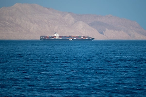 КСИР обещает проход через Ормузский пролив за высылку послов США и Израиля