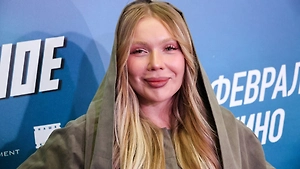 33-летняя блогерша Карина Кросс выходит замуж за 21-летнего хоккеиста