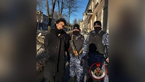 Суд отправил в СИЗО 14-летнего подростка за поджог АЗС в Металлострое