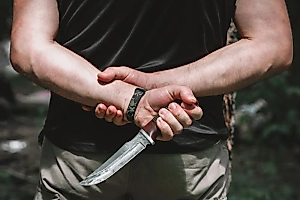 «Все вооружены»: Украинцы стали носить ножи, чтобы отбиваться от «приставучих» военкомов