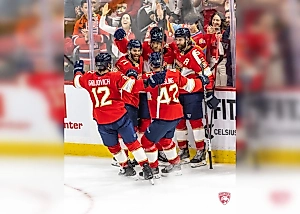 Чемпион НХЛ «Флорида» Бобровского с победы над «Чикаго» начала новый сезон