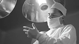 Тест: «Зато у меня пизвание. Я логопефт». Попробуйте угадать, из какого советского фильма этот врач! 