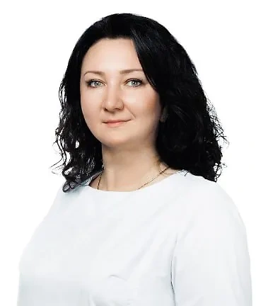 Это помогает не только сохранить здоровье зубов и десен, но и придать улыбке более привлекательный вид. Профессиональная гигиена полости рта поможет избавиться от жёлтых отложений на зубах, а значит сделает улыбку более светлой и привлекательной.
