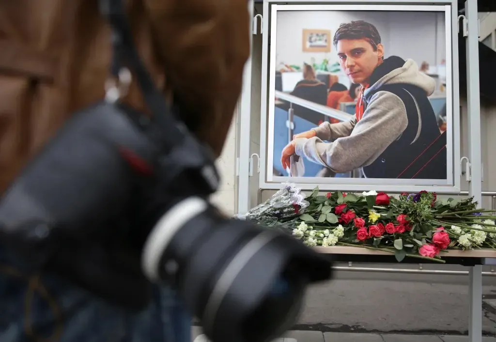 15 декабря отмечается День памяти журналистов, погибших при исполнении профессиональных обязанностей. Фотокорреспондент Андрей Стенин погиб на юго-востоке Украины. 2014 год. Фото © ТАСС / Артём Геодакян
