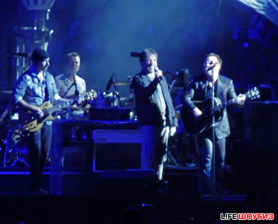 Совместное шоу Шевчука и Боно стало главным сюрпризом на концерте U2