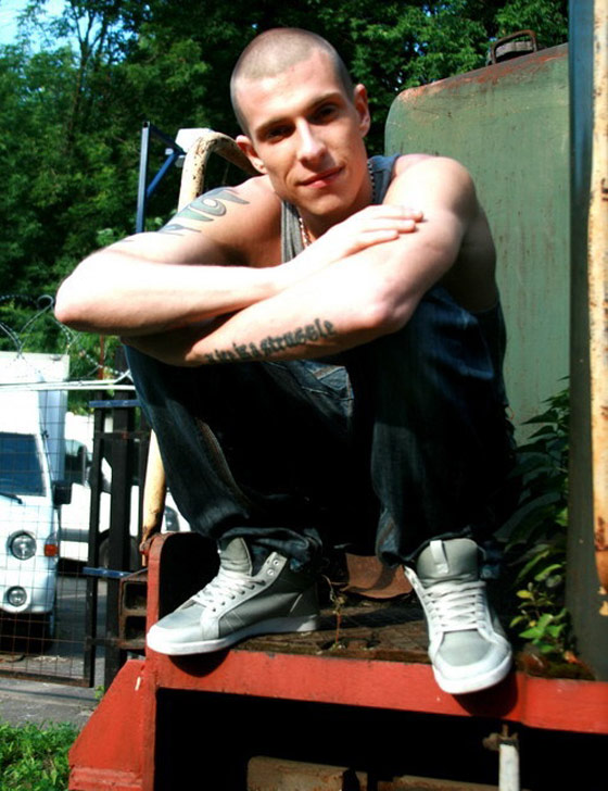 Рома Пан  как две капли воды похож на своего предшественника