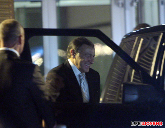 Арас Агаларов последним покидал празднование в весьма приподнятом настроении