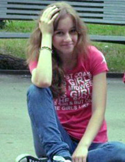 Настя совсем не похожана человека, который можеткого-то преследовать