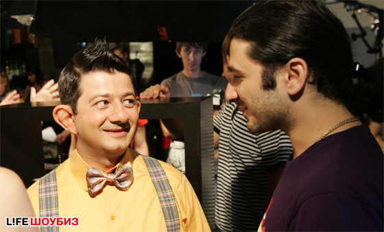 %D0%94%D0%BB%D1%8F%20%D1%82%D0%BE%D0%B3%D0%BE%20%D1%87%D1%82%D0%BE%D0%B1%D1%8B%20%D1%81%D0%BE%D0%B7%D0%B4%D0%B0%D1%82%D1%8C%20%D0%BD%D1%83%D0%B6%D0%BD%D1%8B%D0%B9%20%D0%BE%D0%B1%D1%80%D0%B0%D0%B7%2C%20%D0%B3%D1%80%D0%B8%D0%BC%D0%B5%D1%80%D1%8B%20%D0%BA%D0%BE%D0%BB%D0%B4%D1%83%D1%8E%D1%82%20%D0%BD%D0%B0%D0%B4%20%D0%93%D0%B0%D0%BB%D1%83%D1%81%D1%82%D1%8F%D0%BD%D0%BE%D0%BC%20%D0%BF%D0%BE%20%D0%BD%D0%B5%D1%81%D0%BA%D0%BE%D0%BB%D1%8C%D0%BA%D0%BE%20%D1%87%D0%B0%D1%81%D0%BE%D0%B2%20%D0%B2%20%D0%B4%D0%B5%D0%BD%D1%8C