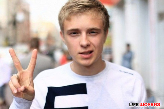 %D0%9E%D0%B4%D0%BD%D0%BE%D0%BA%D0%BB%D0%B0%D1%81%D1%81%D0%BD%D0%B8%D0%BA%D0%B8%20%D0%BF%D0%B0%D1%80%D0%BD%D1%8F%20%D1%83%D0%B2%D0%B5%D1%80%D0%B5%D0%BD%D1%8B%2C%20%D1%87%D1%82%D0%BE%20%D0%B2%D1%8B%D1%81%D1%82%D1%83%D0%BF%D0%BB%D0%B5%D0%BD%D0%B8%D0%B5%20%D0%BD%D0%B0%20%D0%B2%D1%8B%D0%BF%D1%83%D1%81%D0%BA%D0%BD%D0%BE%D0%BC%20%D0%BE%D1%82%D0%BD%D1%8E%D0%B4%D1%8C%20%D0%BD%D0%B5%20%D0%BF%D1%80%D0%B5%D0%B4%D0%B5%D0%BB%20%D0%BA%D0%B0%D1%80%D1%8C%D0%B5%D1%80%D1%8B%20%D0%B4%D0%BB%D1%8F%20Kreed'%D0%B0