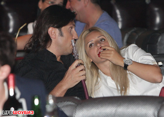 %D0%98%D0%B7%D0%B2%D0%B5%D1%81%D1%82%D0%BD%D1%8B%D0%B9%20%D1%88%D0%BE%D1%83%D0%BC%D0%B5%D0%BD%20%D0%BE%D1%87%D0%B5%D0%BD%D1%8C%20%D0%BB%D1%8E%D0%B1%D0%B8%D1%82%20%D0%B3%D0%BE%D1%82%D0%BE%D0%B2%D0%B8%D1%82%D1%8C%20%D1%81%D0%B0%D0%BC%20%D0%B8%20%D1%87%D0%B0%D1%81%D1%82%D0%BE%20%D0%BF%D0%BE%20%D0%B2%D1%8B%D1%85%D0%BE%D0%B4%D0%BD%D1%8B%D0%BC%20%D1%83%D1%81%D1%82%D1%80%D0%B0%D0%B8%D0%B2%D0%B0%D0%B5%D1%82%20%D0%BC%D0%B0%D1%81%D1%82%D0%B5%D1%80-%D0%BA%D0%BB%D0%B0%D1%81%D1%81%D1%8B%20%D0%B2%20%D1%81%D0%B2%D0%BE%D0%B8%D1%85%20%D1%80%D0%B5%D1%81%D1%82%D0%BE%D1%80%D0%B0%D0%BD%D0%B0%D1%85