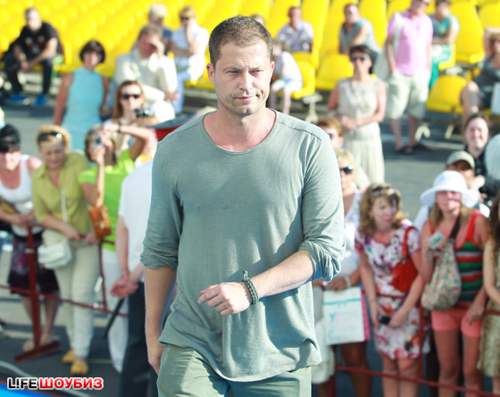 %D0%A2%D0%B8%D0%BB%D1%8C%20%D0%BD%D0%B5%20%D0%B7%D0%B0%D0%BC%D0%B5%D1%82%D0%B8%D0%BB%20%D0%BD%D0%B5%D0%B1%D0%BE%D0%BB%D1%8C%D1%88%D0%BE%D0%B5%20%D0%BF%D1%8F%D1%82%D0%BD%D1%8B%D1%88%D0%BA%D0%BE%20%D0%BD%D0%B0%20%D1%81%D0%B2%D0%BE%D0%B5%D0%B9%20%D0%BA%D0%BE%D1%84%D1%82%D0%B5