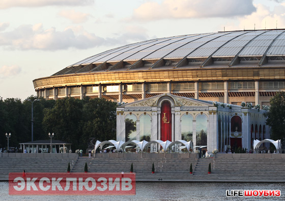 %D0%A8%D0%B0%D1%82%D0%B5%D1%80%20%D1%83%D0%BA%D1%80%D0%B0%D1%88%D0%B0%D0%BB%D0%B0%20%D1%8D%D0%BC%D0%B1%D0%BB%D0%B5%D0%BC%D0%B0%20%D0%B8%D0%B7%20%D0%B8%D0%BD%D0%B8%D1%86%D0%B8%D0%B0%D0%BB%D0%BE%D0%B2%20%D0%B7%D0%BD%D0%B0%D0%BC%D0%B5%D0%BD%D0%B8%D1%82%D0%BE%D0%B3%D0%BE%20%D0%B8%D0%BC%D0%B5%D0%BD%D0%B8%D0%BD%D0%BD%D0%B8%D0%BA%D0%B0