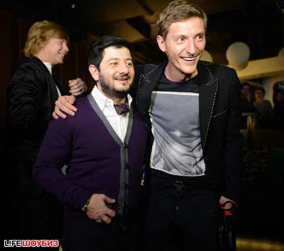 %D0%9D%D0%B0%20%D0%BF%D1%80%D0%B0%D0%B7%D0%B4%D0%BD%D0%B8%D0%BA%20%D0%BF%D1%80%D0%B8%D1%88%D0%BB%D0%B8%20%D0%BF%D0%BE%D1%87%D1%82%D0%B8%20%D0%B2%D1%81%D0%B5%20%D0%B7%D0%BD%D0%B0%D0%BC%D0%B5%D0%BD%D0%B8%D1%82%D1%8B%D0%B5%20%D0%BA%D0%BE%D0%BC%D0%B5%D0%B4%D0%B8%D0%B9%D1%89%D0%B8%D0%BA%D0%B8