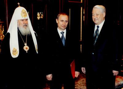 "Патриарх Алексий приехал в Кремль по просьбе папы. Он хотел, чтобы патриарх узнал о его отставке не из телевизионных новостей. Они оставались друзьями до последних дней папы".