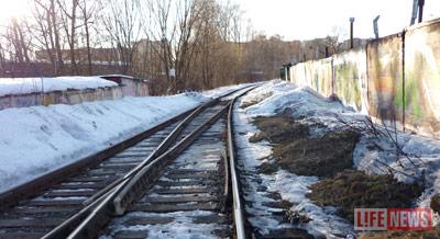 Трагедия произошла в этом месте, неподалеку от дома девочки