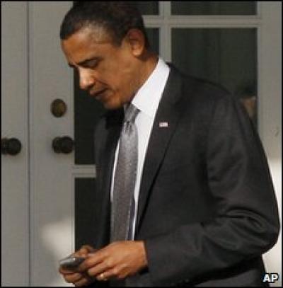 Президент Барак Обама во всю пользуется передовыми технологиями.