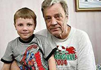 Антон Салонен живет сейчас с отцом Пааво