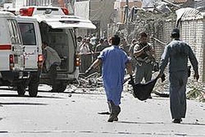 Жертвы были доставлены в близлежащий госпиталь.