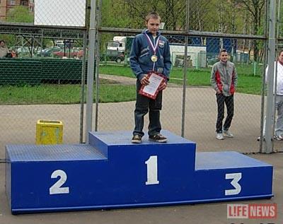 12-летний Ян - чемпион Москвы по авиамоделированию