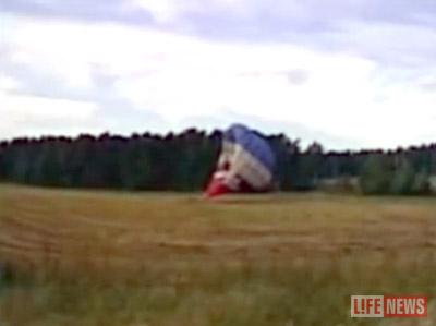 По вине организатора воздушный шар с двумя женщинами рухнул на землю