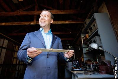 Во время посещения Силиконовой долины Дмитрий Медведев заглянул в легендарный гараж, где родилась фирма Hewkett-Packard