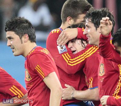 Гол Пуйоля вывел испанцев в финал чемпионата мира