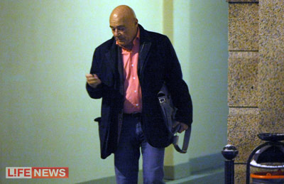 %D0%9F%D0%BE%D0%B7%D0%BD%D0%B5%D1%80%20%D0%BD%D0%B5%20%D1%81%D1%82%D0%B0%D0%BB%20%D0%BF%D0%B8%D1%81%D0%B0%D1%82%D1%8C%20%D0%B7%D0%B0%D1%8F%D0%B2%D0%BB%D0%B5%D0%BD%D0%B8%D0%B5%20%D0%B2%20%D0%BC%D0%B8%D0%BB%D0%B8%D1%86%D0%B8%D1%8E%2C%20%D0%BF%D0%BE%D1%81%D0%BA%D0%BE%D0%BB%D1%8C%D0%BA%D1%83%20%D1%82%D0%BE%D1%80%D0%BE%D0%BF%D0%B8%D0%BB%D1%81%D1%8F%20%D0%BD%D0%B0%20%D1%81%D1%8A%D0%B5%D0%BC%D0%BA%D0%B8%20%D1%81%D0%B2%D0%BE%D0%B5%D0%B9%20%D0%BF%D0%B5%D1%80%D0%B5%D0%B4%D0%B0%D1%87%D0%B8