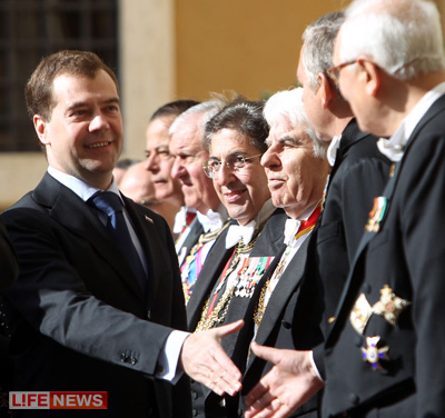 %D0%9F%D1%80%D0%BE%D1%82%D0%BE%D0%BA%D0%BE%D0%BB%20%D0%B2%D1%81%D1%82%D1%80%D0%B5%D1%87%20%D1%81%20%D0%BF%D0%B0%D0%BF%D0%BE%D0%B9%20%D1%80%D0%B8%D0%BC%D1%81%D0%BA%D0%B8%D0%BC%20%D0%BD%D0%B5%20%D0%BC%D0%B5%D0%BD%D1%8F%D0%BB%D1%81%D1%8F%20%D1%83%D0%B6%D0%B5%20%D0%BC%D0%BD%D0%BE%D0%B3%D0%BE%20%D0%BB%D0%B5%D1%82