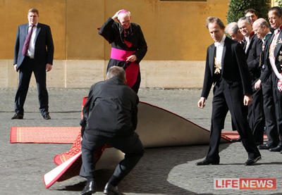 %D0%9A%20%D0%B2%D0%B8%D0%B7%D0%B8%D1%82%D1%83%20%D0%94%D0%BC%D0%B8%D1%82%D1%80%D0%B8%D1%8F%20%D0%9C%D0%B5%D0%B4%D0%B2%D0%B5%D0%B4%D0%B5%D0%B2%D0%B0%20%D0%B2%20%D0%92%D0%B0%D1%82%D0%B8%D0%BA%D0%B0%D0%BD%D0%B5%20%D0%B3%D0%BE%D1%82%D0%BE%D0%B2%D0%B8%D0%BB%D0%B8%D1%81%D1%8C%20%D1%82%D1%89%D0%B0%D1%82%D0%B5%D0%BB%D1%8C%D0%BD%D0%BE