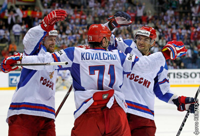 %D0%9A%D0%BE%D0%B2%D0%B0%D0%BB%D1%8C%D1%87%D1%83%D0%BA%20%D1%81%D0%BD%D0%BE%D0%B2%D0%B0%20%D0%BF%D0%BE%D0%BA%D0%B0%D0%B7%D0%B0%D0%BB%20%D1%81%D0%B5%D0%B1%D1%8F%20%D0%BD%D0%B0%D1%81%D1%82%D0%BE%D1%8F%D1%89%D0%B8%D0%BC%20%D0%BB%D0%B8%D0%B4%D0%B5%D1%80%D0%BE%D0%BC