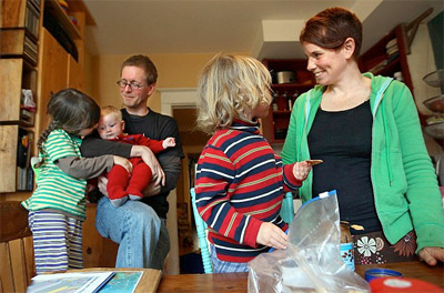 %D0%94%D1%80%D1%83%D0%B6%D0%BD%D0%BE%D0%B5%20%D1%81%D0%B5%D0%BC%D0%B5%D0%B9%D1%81%D1%82%D0%B2%D0%BE%20%D0%92%D0%B8%D1%82%D1%82%D0%B5%D1%80%D0%B8%D0%BA-%D0%A1%D1%82%D0%BE%D0%BA%D0%B5%D1%80