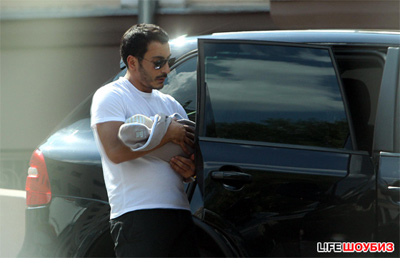 %D0%9D%D0%BE%D0%B2%D0%BE%D0%B8%D1%81%D0%BF%D0%B5%D1%87%D0%B5%D0%BD%D0%BD%D1%8B%D0%B9%20%D0%BE%D1%82%D0%B5%D1%86%20%D0%B1%D0%B5%D1%80%D0%B5%D0%B6%D0%BD%D0%BE%20%D0%BD%D0%BE%D1%81%D0%B8%D0%BB%20%D0%BC%D0%B0%D0%BB%D1%8B%D1%88%D0%B0%20%D0%BD%D0%B0%20%D1%80%D1%83%D0%BA%D0%B0%D1%85