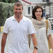 %D0%A0%D0%BE%D0%BC%D0%B0%D0%BD%20%D0%90%D0%B1%D1%80%D0%B0%D0%BC%D0%BE%D0%B2%D0%B8%D1%87%20%D1%81%D0%BE%20%D1%81%D0%B2%D0%BE%D0%B5%D0%B9%20%D0%BF%D0%BE%D0%B4%D1%80%D1%83%D0%B3%D0%BE%D0%B9%20%D0%94%D0%B0%D1%80%D1%8C%D0%B5%D0%B9%20%D0%96%D1%83%D0%BA%D0%BE%D0%B2%D0%BE%D0%B9