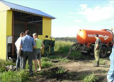 %D0%A2%D1%80%D0%BE%D0%B5%20%D1%80%D0%B0%D0%B1%D0%BE%D1%87%D0%B8%D1%85%20%D1%81%D0%B2%D0%B8%D0%BD%D0%BE%D1%84%D0%B5%D1%80%D0%BC%D1%8B%20%D0%B7%D0%B0%D1%85%D0%BB%D0%B5%D0%B1%D0%BD%D1%83%D0%BB%D0%B8%D1%81%D1%8C%20%D0%B2%20%D0%BD%D0%B0%D0%B2%D0%BE%D0%B7%D0%B5