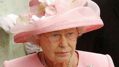 %D0%9A%D0%BE%D1%80%D0%BE%D0%BB%D0%B5%D0%B2%D0%B0%20%D0%95%D0%BB%D0%B8%D0%B7%D0%B0%D0%B2%D0%B5%D1%82%D0%B0%20II%20%D0%B2%D0%B7%D1%8F%D0%BB%D0%B0%20%D0%B2%20%D0%BE%D1%85%D1%80%D0%B0%D0%BD%D0%BD%D0%B8%D0%BA%D0%B8%20%D0%B7%D0%BB%D0%BE%D1%81n%D0%BD%D1%8B%D1%85%20%D0%BF%D1%80%D0%B0%D0%B2j%D0%BD%D0%B0%D1%80%D1%83%D1%88%D0%B8%D1%82%D0%B5%D0%BB%D0%B5%D0%B9%20(%D1%84%D0%BE%D1%82%D0%BE%20%D1%81%20%D1%81%D0%B0%D0%B9%D1%82%D0%B0%20thesun.co.uk)