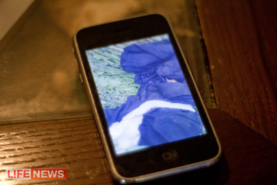 %D0%94%D0%B5%D0%B2%D1%83%D1%88%D0%BA%D0%B0%20%D1%81%D0%BD%D1%8F%D0%BB%D0%B0%20%D0%BD%D0%B0%20%D0%BA%D0%B0%D0%BC%D0%B5%D1%80%D1%83%20%D1%82%D0%B5%D0%BB%D0%B5%D1%84%D0%BE%D0%BD%D0%B0%20%D0%BE%D0%B4%D0%B5%D0%B6%D0%B4%D1%83%20%D0%BD%D0%B0%D1%81%D0%B8%D0%BB%D1%8C%D0%BD%D0%B8%D0%BA%D0%B0...