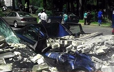 %D0%97%D0%B5%D0%BC%D0%BB%D0%B5%D1%82%D1%80%D1%8F%D1%81%D0%B5%D0%BD%D0%B8%D0%B5%20%D0%BF%D1%80%D0%B8%D0%BD%D0%B5%D1%81%D0%BB%D0%BE%20%D0%BD%D0%B5%D0%BC%D0%B0%D0%BB%D0%BE%20%D0%B1%D0%B5%D0%B4%20%D0%B3%D1%80%D0%B0%D0%B6%D0%B4%D0%B0%D0%BD%D0%B0%D0%BC%20(%D1%84%D0%BE%D1%82%D0%BE%20Reuters)